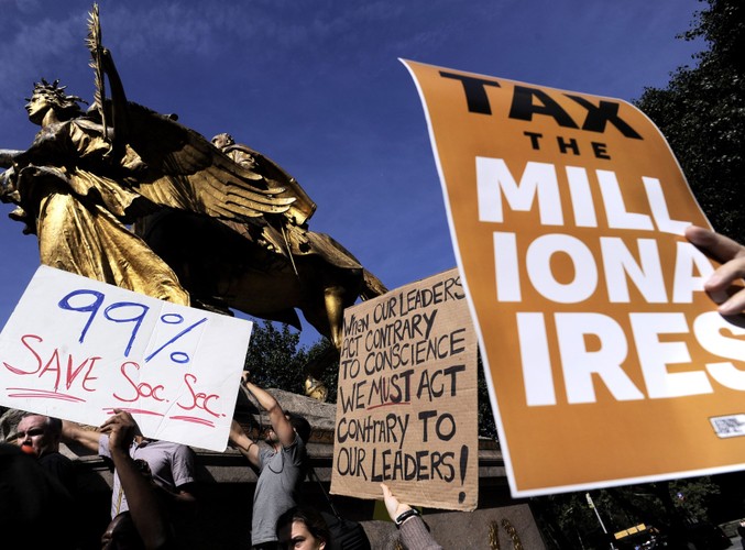 Policja aresztowała już kilkaset osób