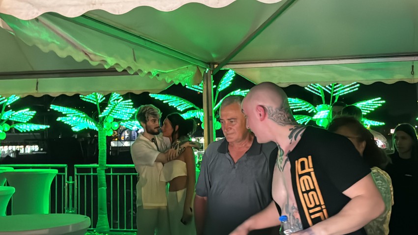 Desingeria sa roditeljima na nastupu