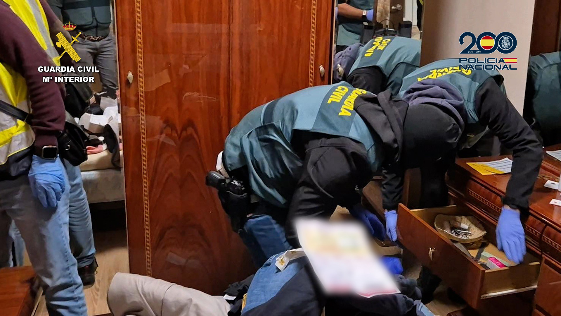 La policía rescata a 322 migrantes esclavizados en 8 provincias españolas