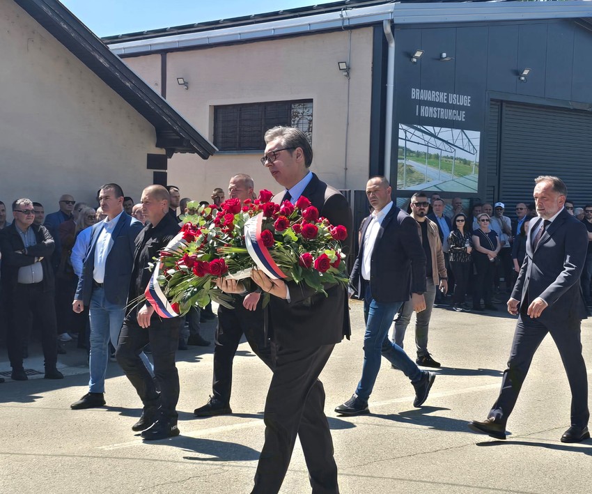 Vučić  na sahrani Dodikove majke