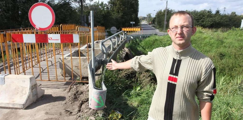 Skandal w Olszynce: Zamknęli most i nic nie robią!