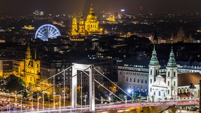 Young people, go home - the government is trying to attract Hungarians abroad with the Homecoming Office