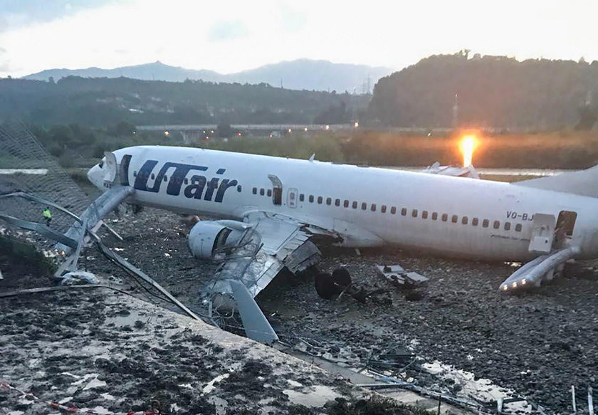 Utair passenger plane crash-lands in Sochi