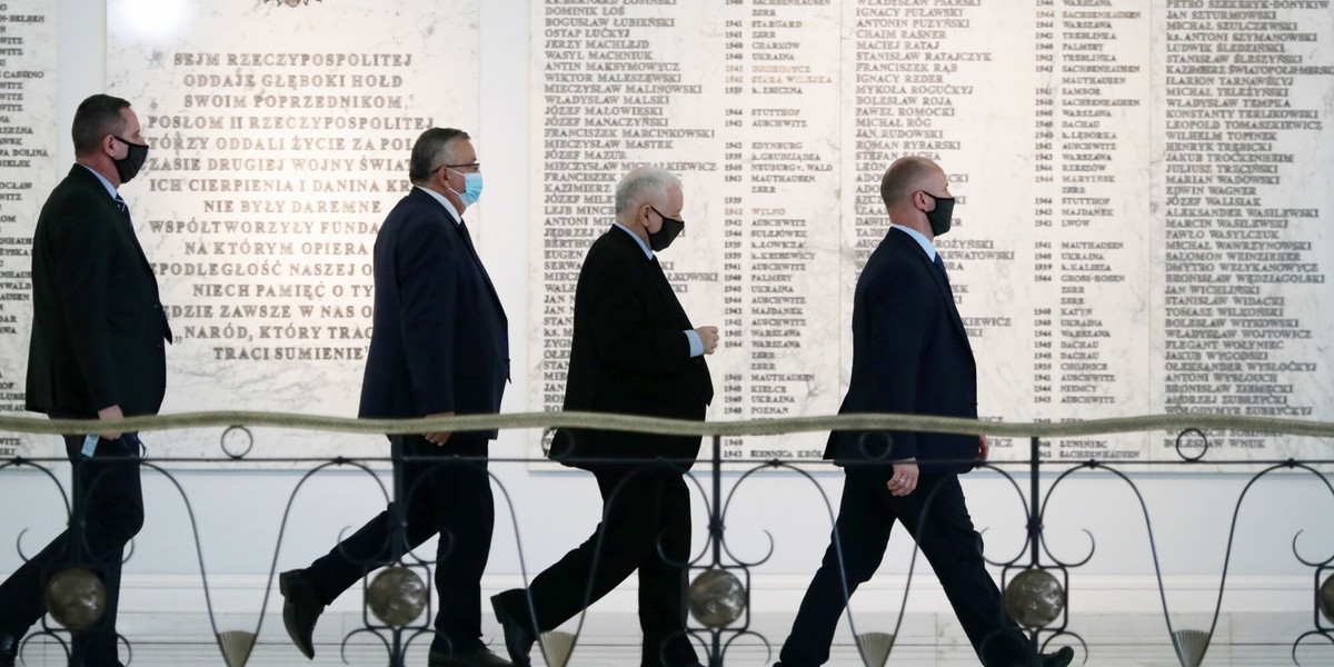 Na kongresie PiS przyjęto uchwałę, która zabrania członkom rodzin zasiadania w radach nadzorczych państwowych spółek. Z kilkoma wyjątkami. 