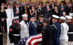 Tak żegnano senatora Johna McCaina [GALERIA]