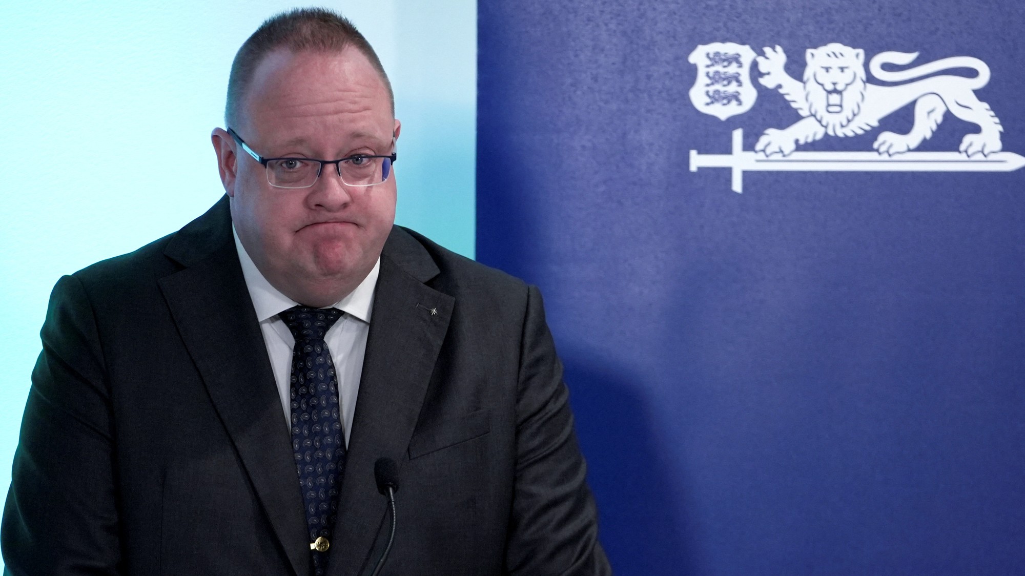 Generálny riaditeľ Estónskej zahraničnej spravodajskej služby Kaupo Rosin prehovoril počas tlačovej konferencie