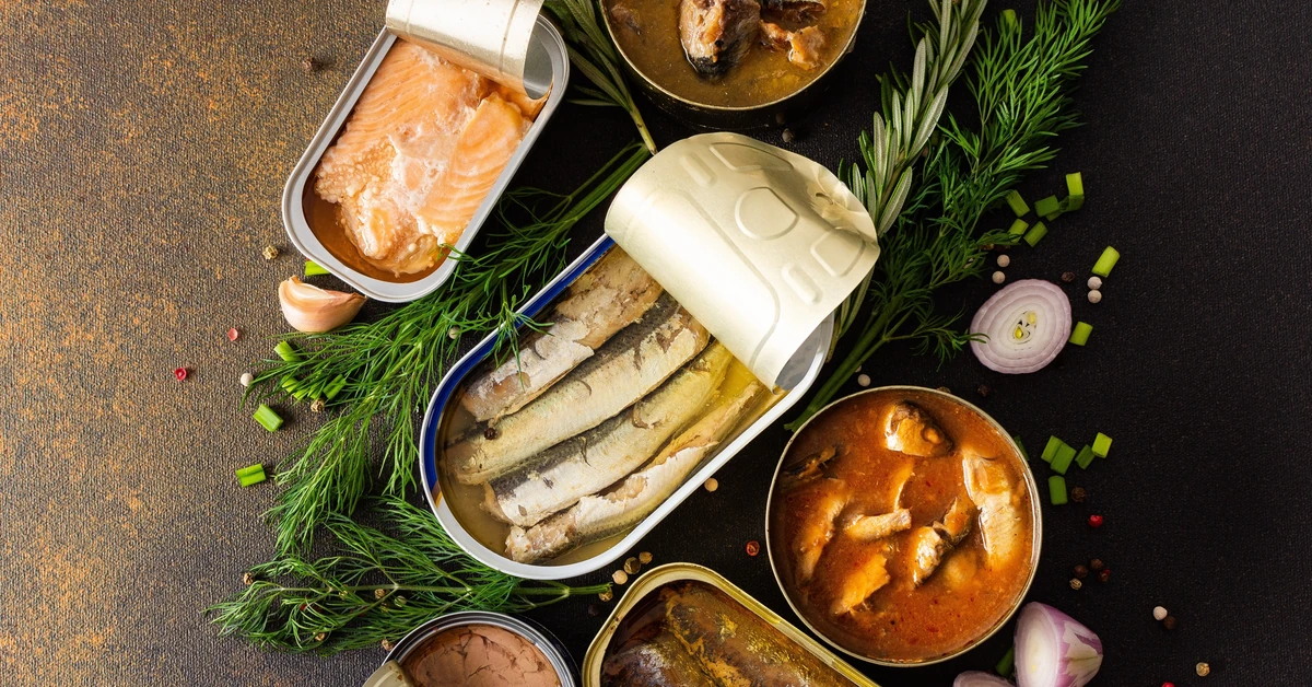 Gdzie wyrzucać puszki po rybach? Polacy wciąż robią to źle