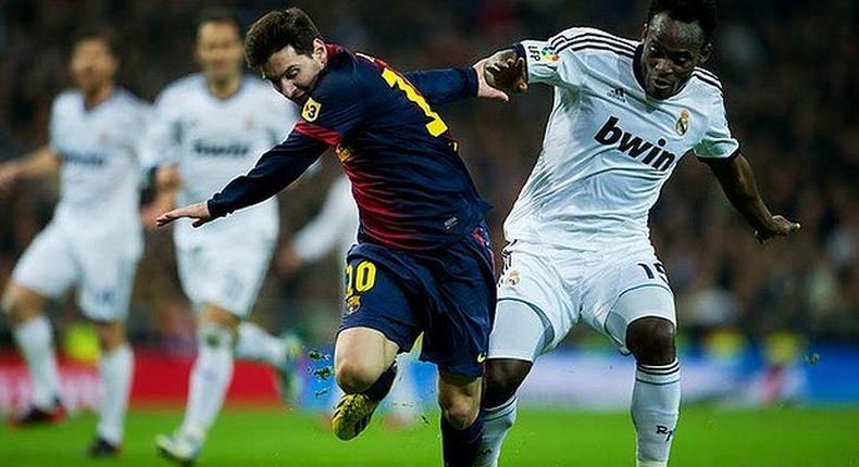 ___5846087___https:______static.pulse.com.gh___webservice___escenic___binary___5846087___2016___12___2___20___Michael-Essien-right-challenging-Barcelonas-Lionel-Messi-for-the-ball-in-Wednesdays-El-Clasico-at-the-Bernabao