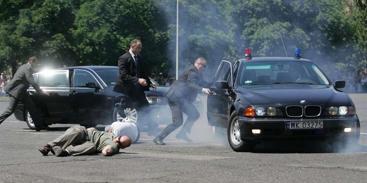 Kto czyha na życie ministrów Boniego i Kapicy?