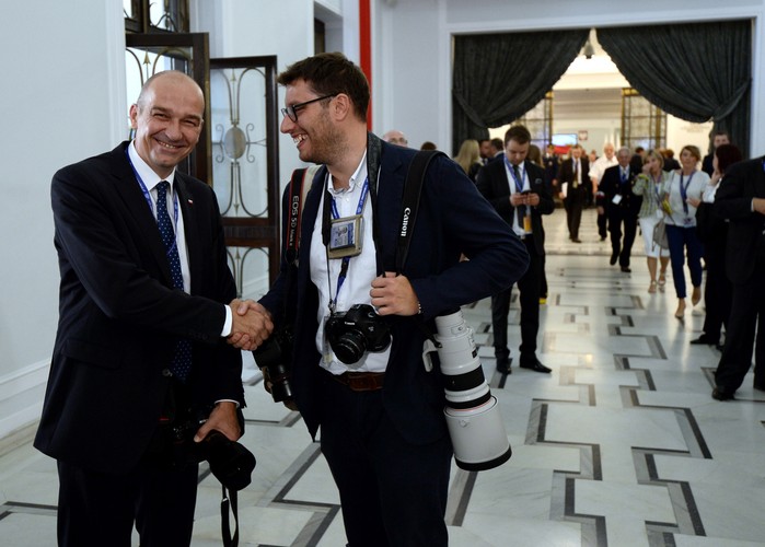 Osobisty fotograf Bronisława Komorowskiego - Wojciech Grzędziński oraz osobisty fotograf Andrzeja Dudy - Andrzej Hrechorowicz