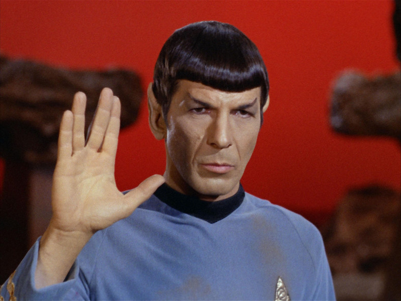 Leonard Nimoy jako Spock w serialu "Star Trek" (kadr)