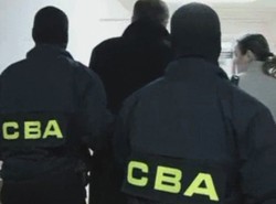 CBA nie oszczędza. Wozi żony limuzynami