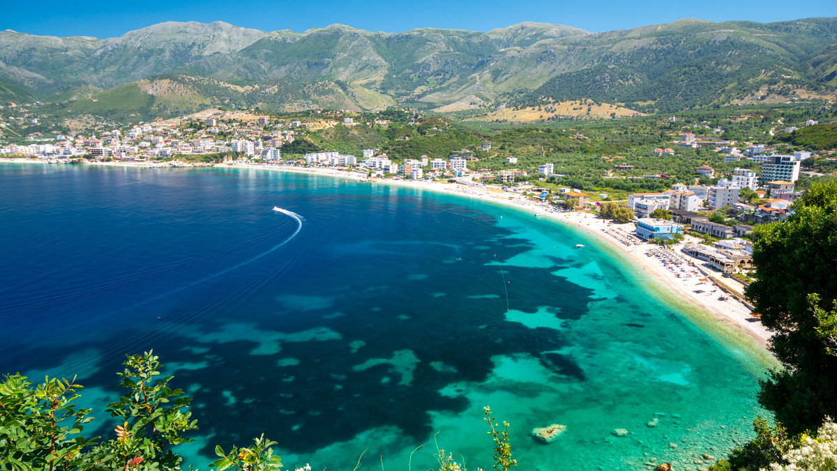Piękne plaże, góry i starożytne zabytki — odkryj Albanię w 2022 roku