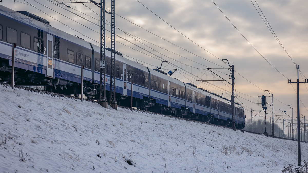 Wypadek kolejowy w Ostródzie. Nie żyje 50-letnia kobieta