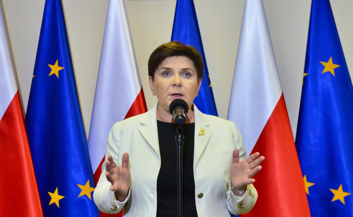 Wicepremier pytana o sytuację z kolejnymi egzaminami przypomniała, że w poniedziałek zaczyna się egzamin ósmoklasisty, a po nim – cykl maturalny.