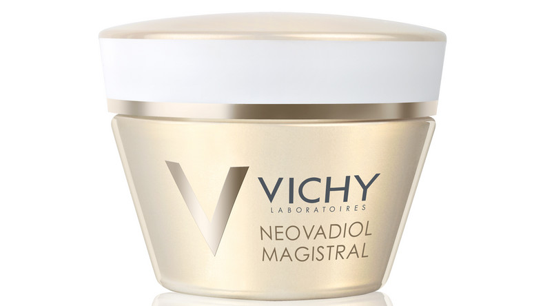 VICHY NEOVADIOL to pierwsze dermokosmetyki marki Vichy, które towarzyszą i pomagają kobietom rozpoczynającym okres menopauzy. To również najczęściej wybierane przez Polki dermokosmetyki z działu pielęgnacji twarzy oraz preparatów przeciwstarzeniowych (IMS, marzec 2015 r.).