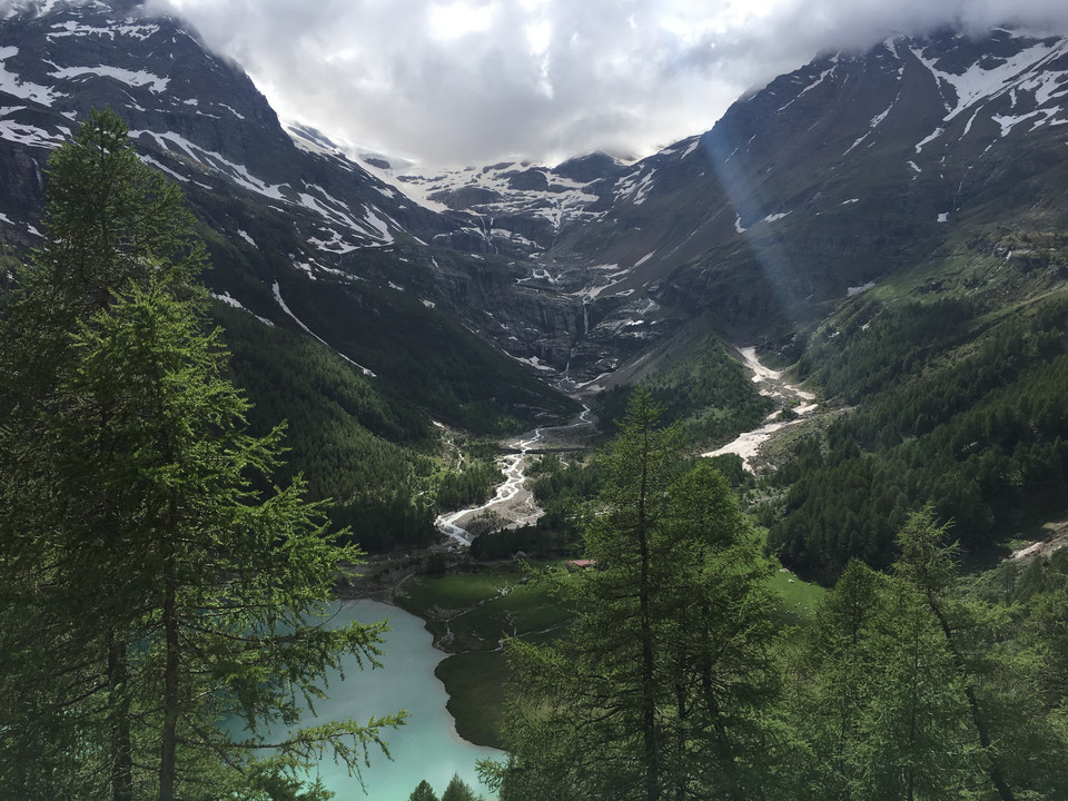 Widok ze stacji Alp Grum