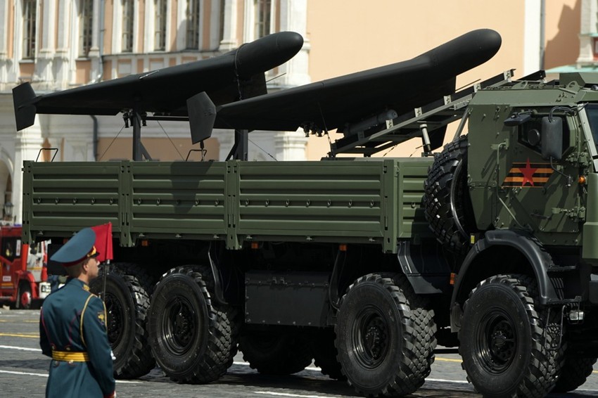 Ruski dronovi "geran-2" na vojnoj paradi u Moskvi 9. maja