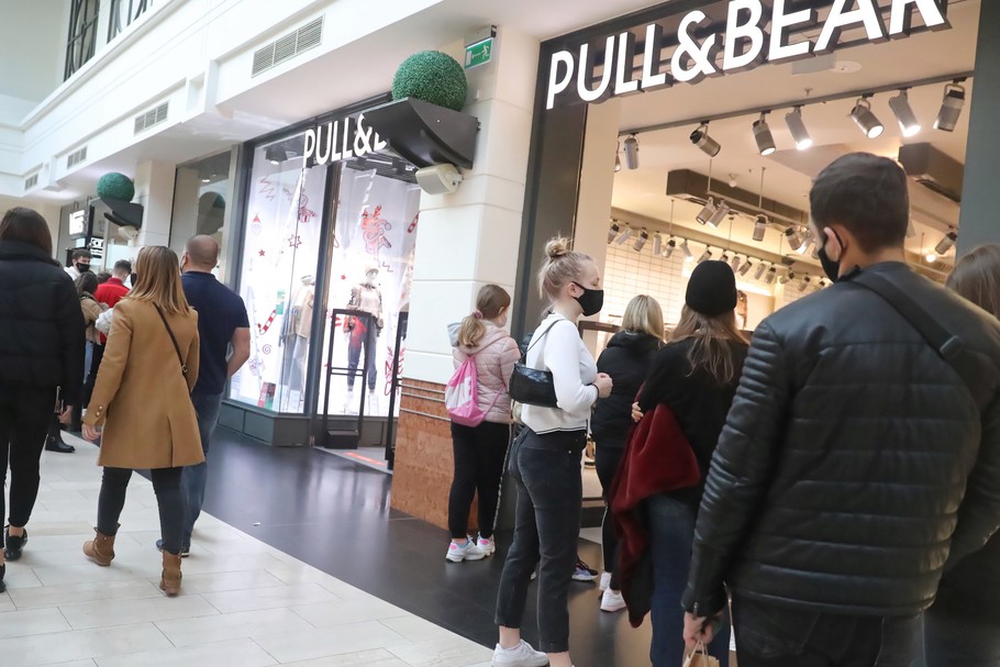 Black Weekend przyciągnął Polaków do centrów handlowych, które były zamknięte przez ostatnie 3 tygodnie