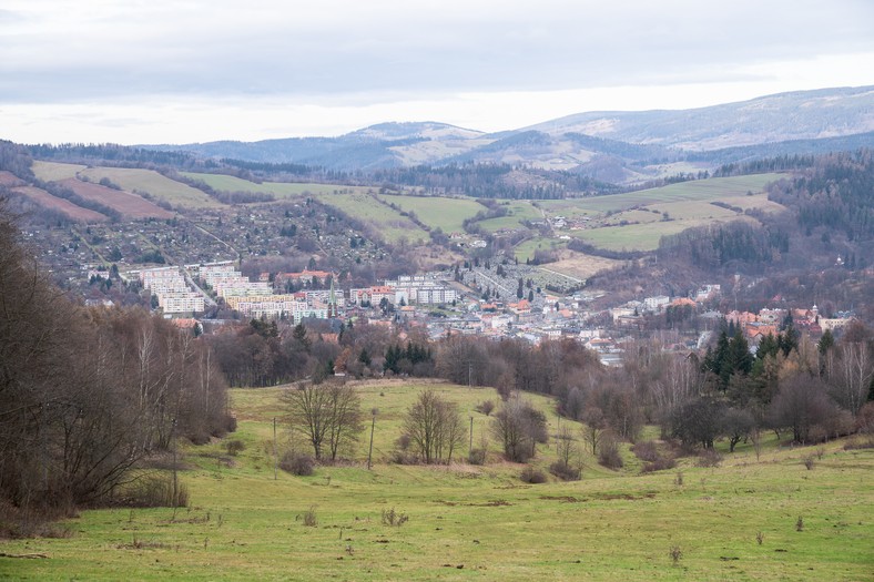 Widok na miasto z drogi na Górę Anny