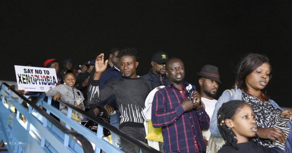IOM, FG repatriates 155 stranded Nigerian migrants from Libya - Vimarsana News
