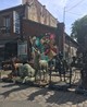 Fedezd fel Párizst biciklin – a Szajna-parton kerekezve, a Marais macskaköves utcáin át, egészen a Montmartre-ig és a Diadalívig. A város legszebb pontjai egyetlen túrával bejárhatók – és közben még az Eiffel-toronyban is gyönyörködhetsz Fotó: Mihálkovics Edina
