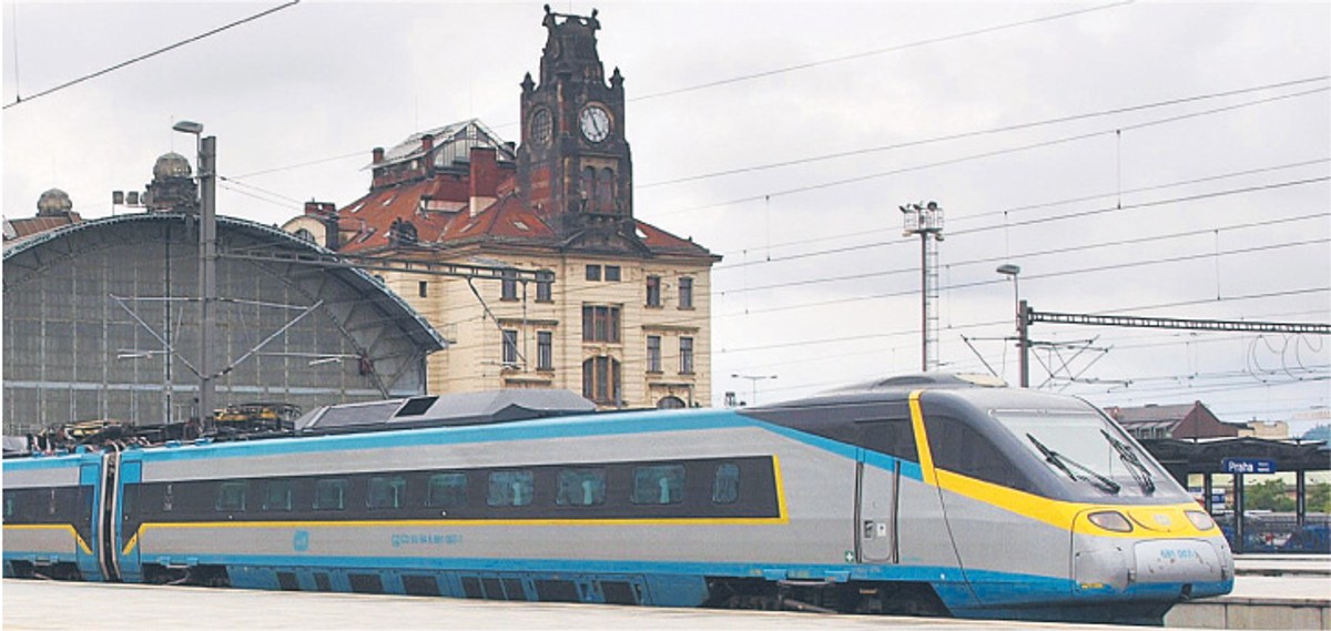 Między Gdynią a Katowicami i Krakowem może jeździć np. włoskie Pendolino Fot. Archiwum