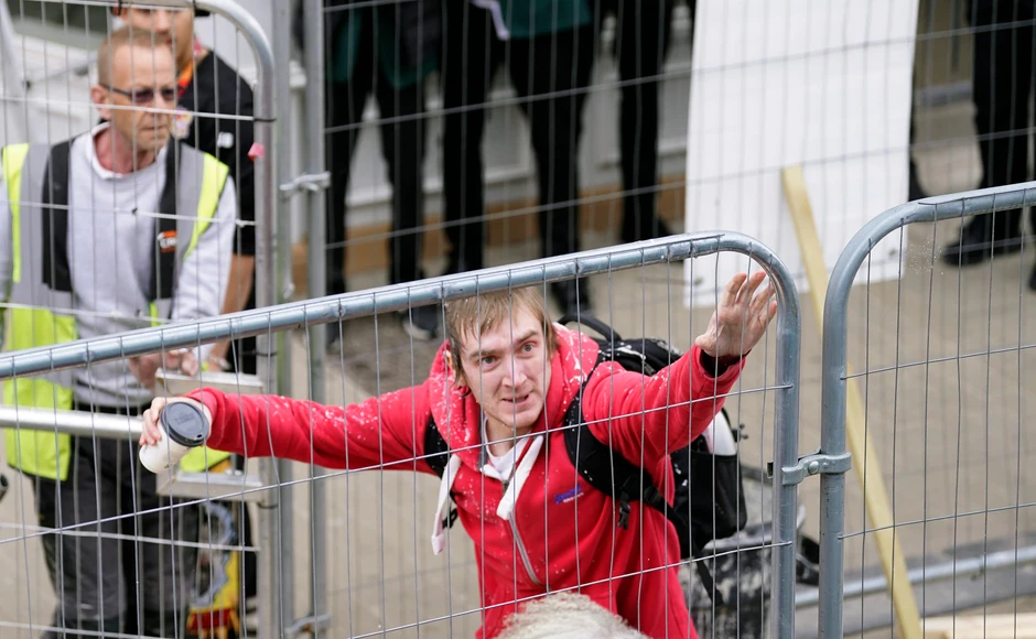 Muškarac koji je gađao Faraža