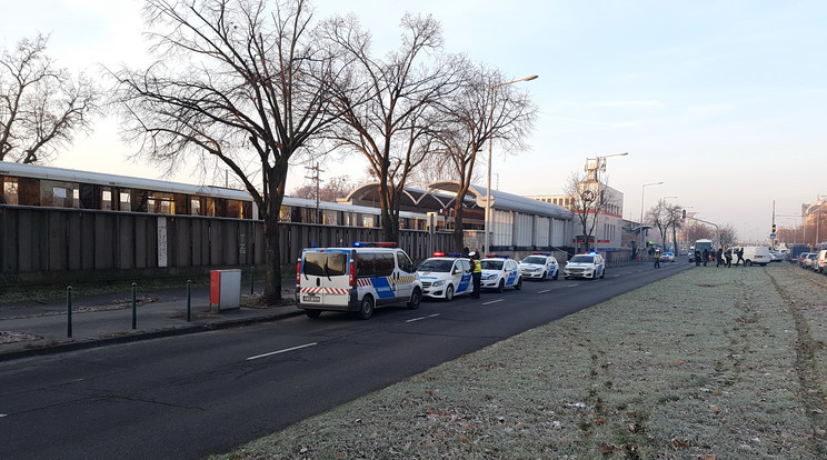 Óriási káosz volt a metrónál / Fotó: Krusinszki József