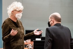 Niemiecka minister obrony odrzuca żądania dostawy broni na Ukrainę. "To nie byłoby pomocne"