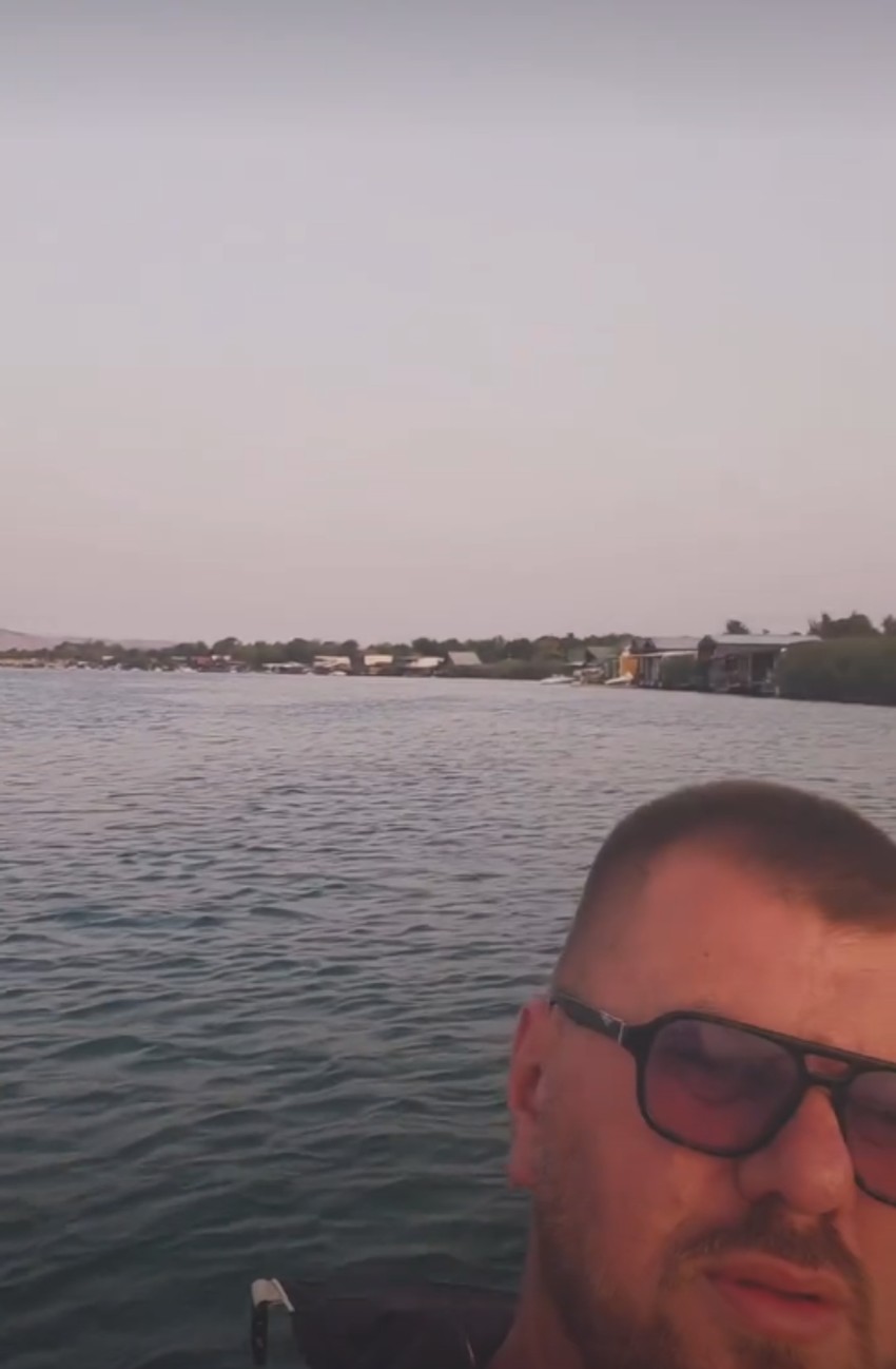Janjuš se otisnuo na pučinu: Pokazao kako uživa sa bivšim sportistom