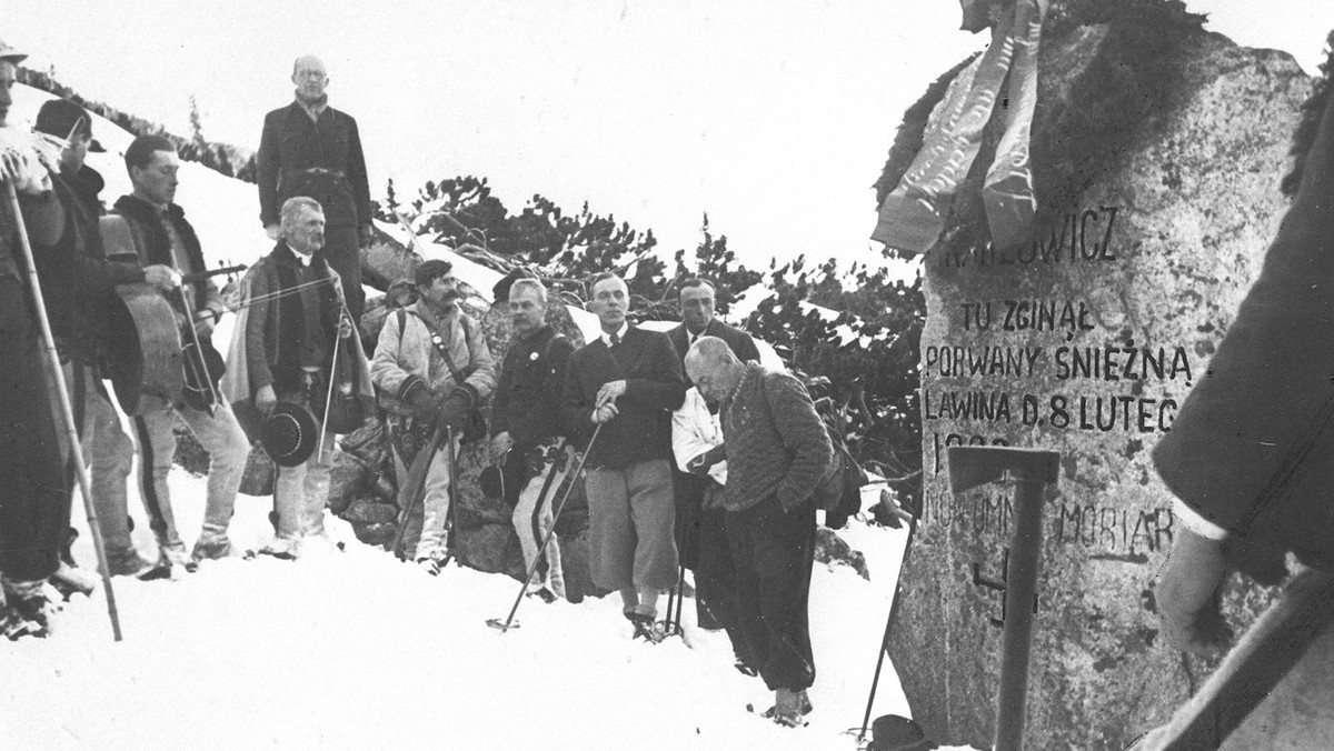 Kompozytor Mieczysław Karłowicz zginął w lawinie śnieżnej w czasie samotnej wędrówki w Tatrach, u stóp Małego Kościelca, w 1909 r. Miał 32 lata. Jego ciało wydobyto podczas pierwszej, nieoficjalnej jeszcze akcji TOPR-u. 8 lutego mija 112. rocznica nieszczęśliwego wypadku.