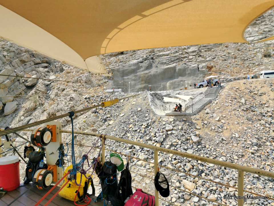 Najdłuższa tyrolka na świecie Zipline Jebel Jais w regionie Ras al-Chajma, ZEA