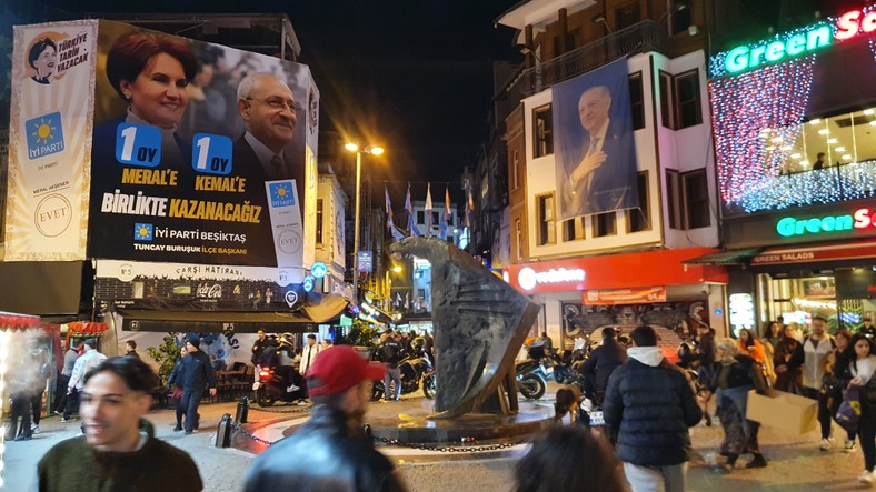 Centrum Besiktasu na kilka dni przed wyborami