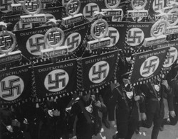 PiS budzi społeczeństwo niczym Hitler? Historyk wyjaśnia