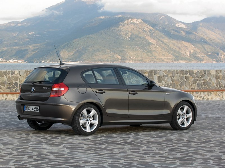 BMW serii 1: troje drzwi i facelifting