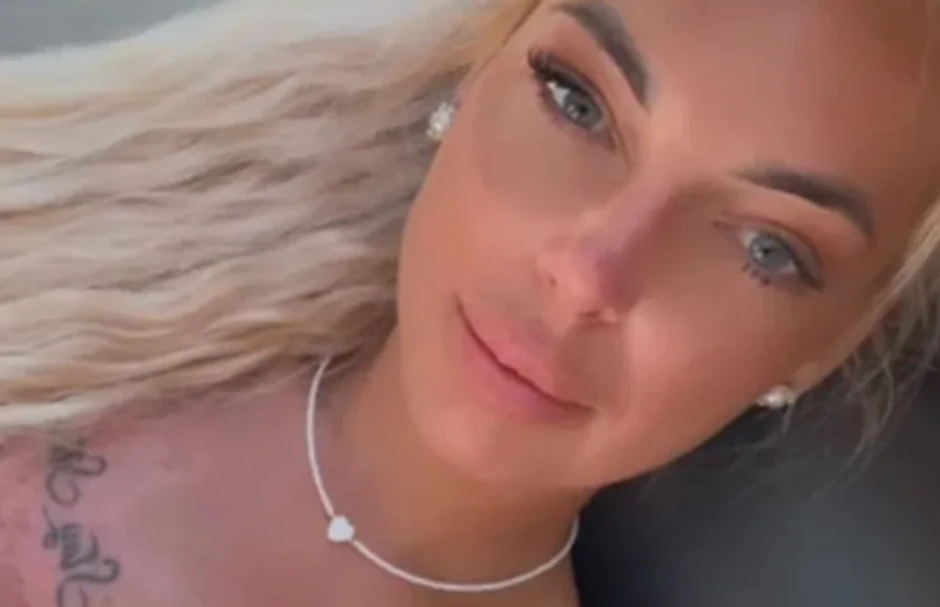 Bivša učesnica rijalitija isprozivala Kačavendu zbog afere sa Janjušem: A nije plakala kad se pela na njega?