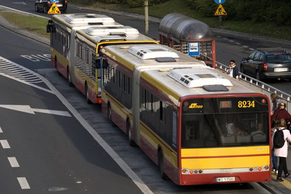 Spóźniony autobus? Sąd nakazał oddać pieniądze za przejazd Uberem