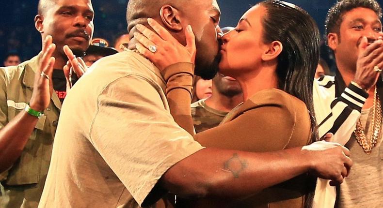 Kanye West and Kim Kardashian share kiss at 2015 MTV VMAs