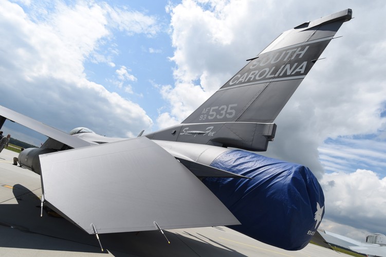 32 Baza Lotnictwa Taktycznego w Teodorach, (gm/cat) PAP/Grzegorz Michałowski