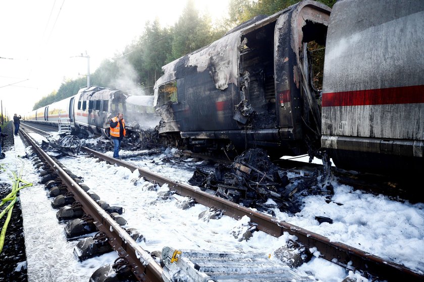 Pociąg ICE z Kolonii do Frankfurtu stanął z w płomieniach