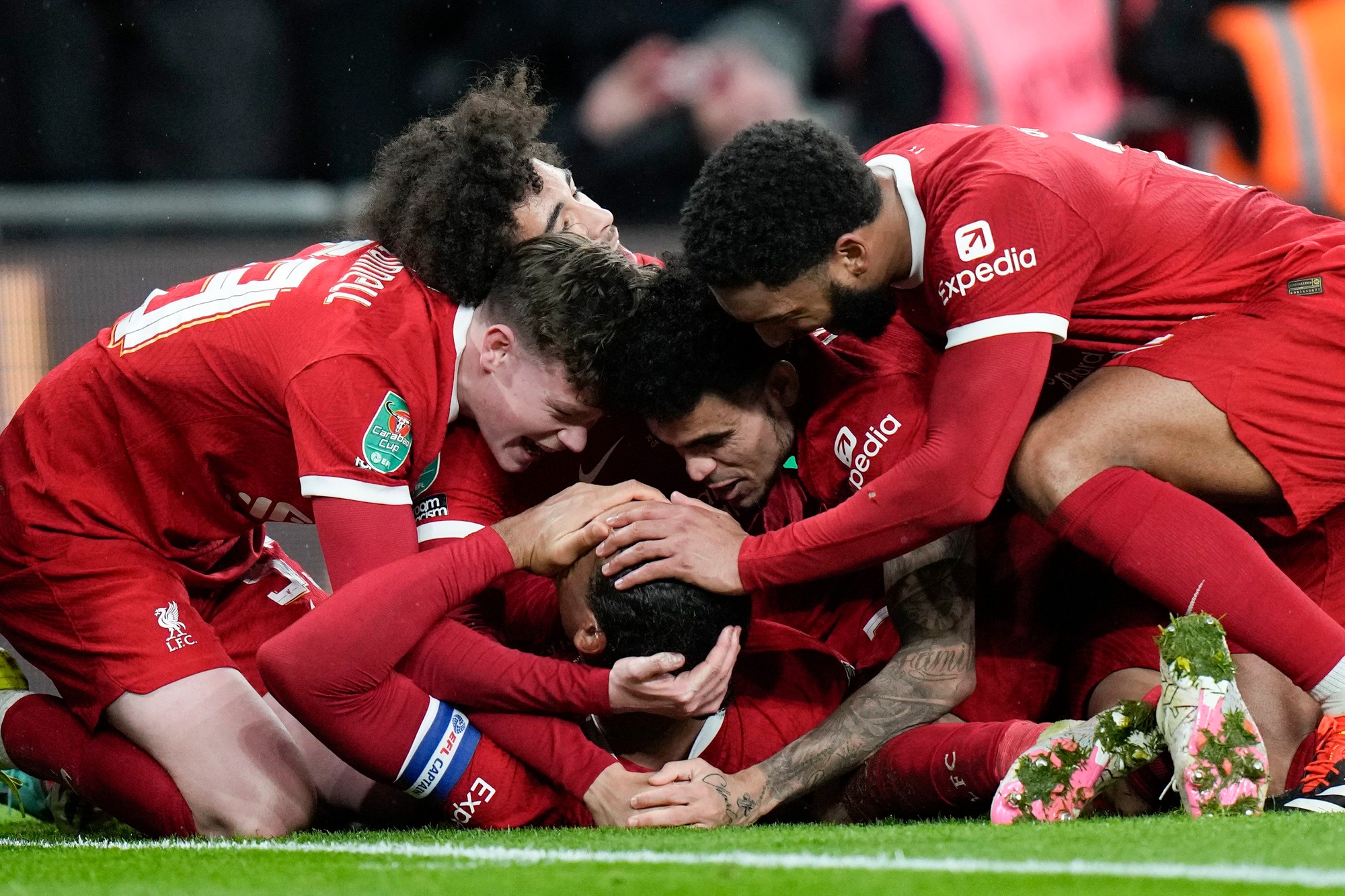 Carabao Cup: Liverpool FC - Chelsea FC. V nedeľnom finále v londýnskom Wembley zdolali FC Chelsea 1:0 po predĺžení, keď v 118. minúte rozhodol o ich triumfe hlavičkou kapitán Virgil van Dijk.