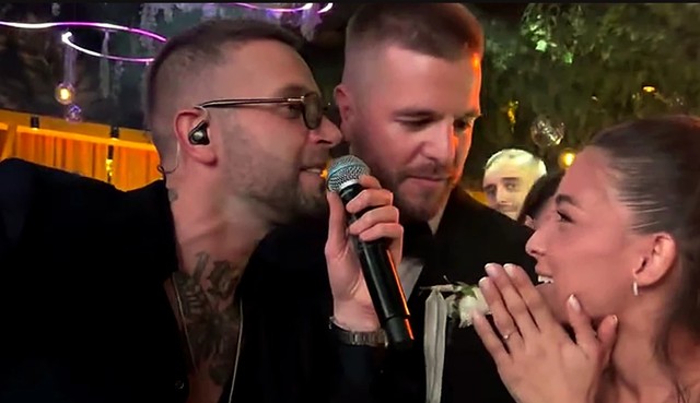 Vlada Magla bend peva mladencima