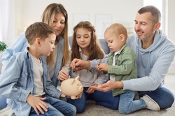 Zmiany w wypłatach 800 plus w marcu 2026. ZUS przesuwa terminy