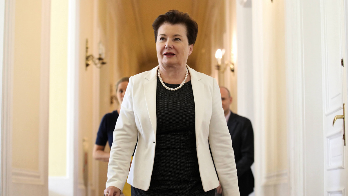 Była prezydent Warszawy Hanna Gronkiewicz-Waltz oraz jej urzędnicy są winni zaniedbań, które w toku procesu reprywatyzacji warszawskiej w latach 2007-2016 doprowadziły do licznych patologii, co naraziło miasto na szkodę w wysokości ponad miliarda złotych – to główna teza raportu z ponad dwóch lat pracy komisji weryfikacyjnej, działającej w Ministerstwie Sprawiedliwości.