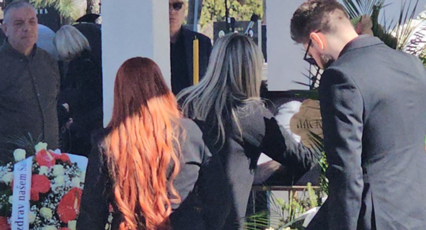 Suzana ljubi Sašinu sliku