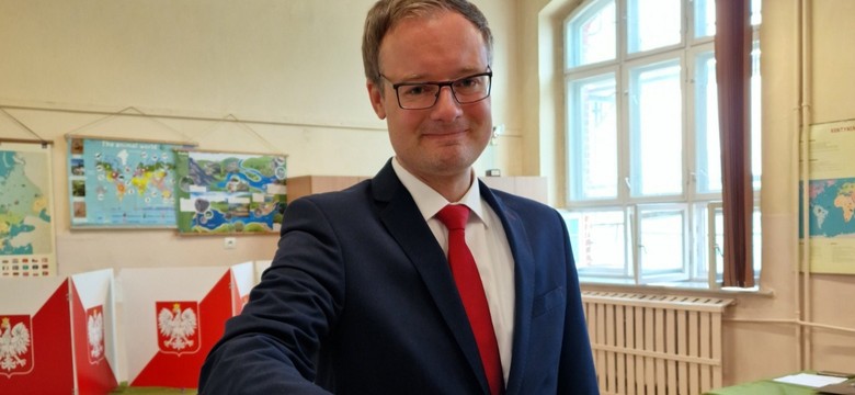 "Premier Tusk na urlopie i Zabrze odbite", "on wspierał Trzaskowskiego". Euforia i fala komentarzy po wyborach