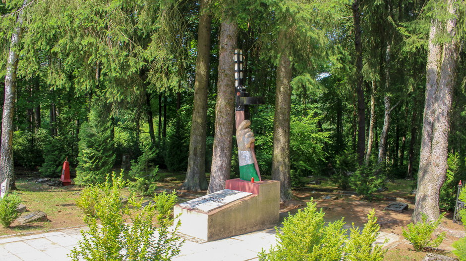 Cmentarz z pepeszą, Borne Sulinowo