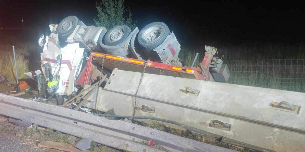 Kierowca ciężarówki zginął na miejscu tragicznego wypadku pod Świebodzinem. 