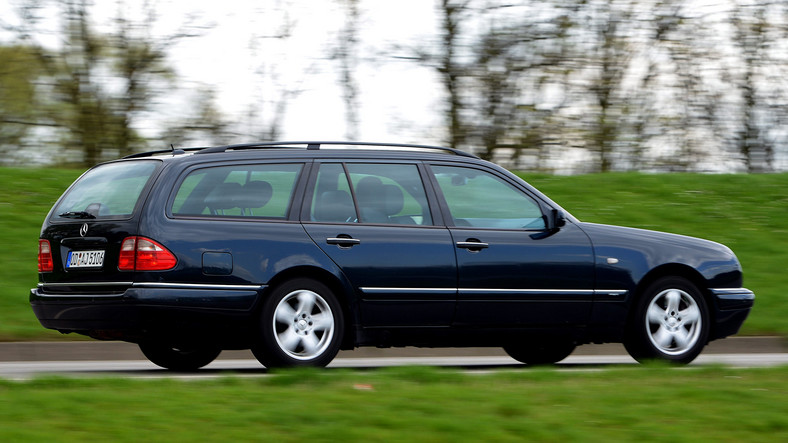 Mercedes klasy E T W210 4.3 V8 (430)/279 KM (1997-2002) - gdyby nie korozja!